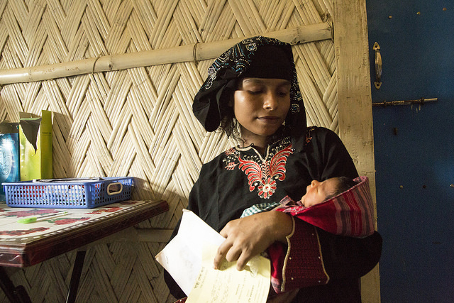 A Rohingya mother and child in Bangladesh. Photo credit: Anna Dubuis/UK Department for International Development.